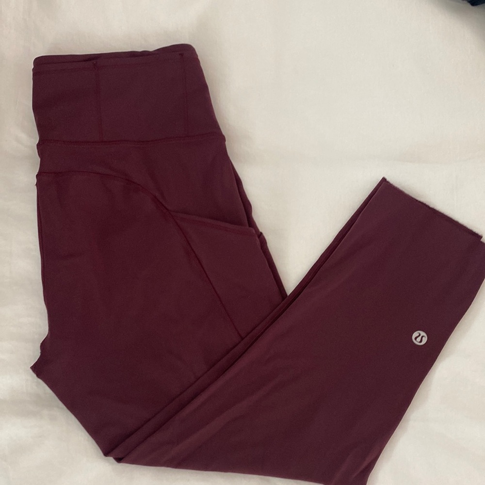 Lulu lemon fast and free high rise 23” capri size 8 like new.
